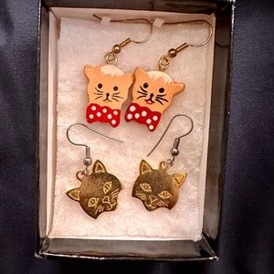 Vintage Wooden Hand Painted Dangle & Gold Kitty Cat Earrings purrfect for fun